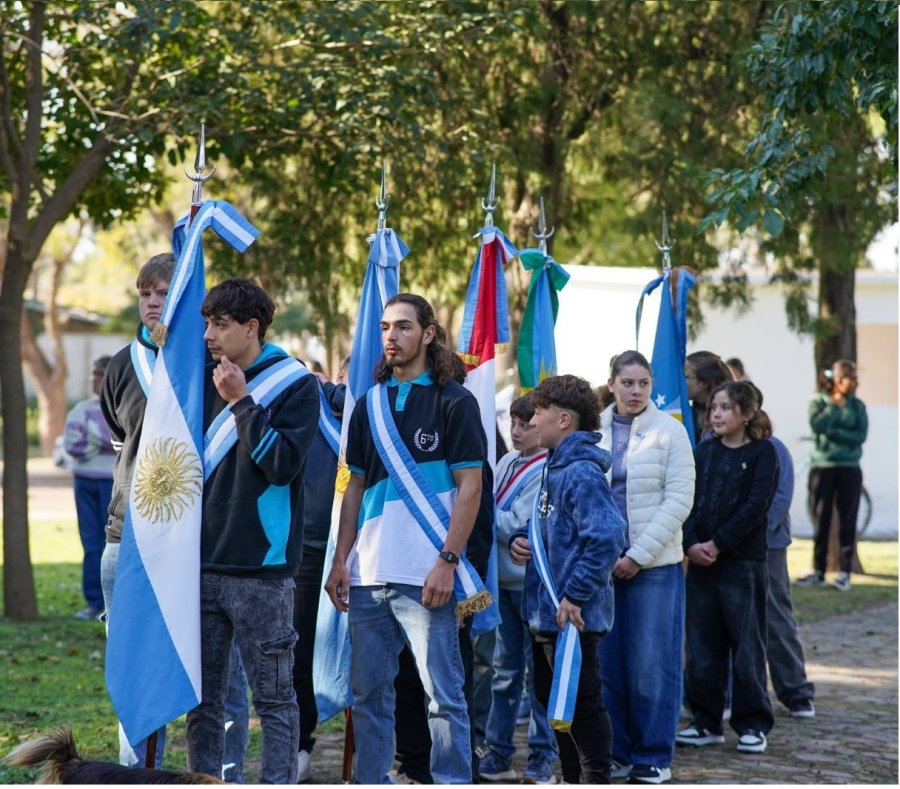 Abanderados presidieron el acto.