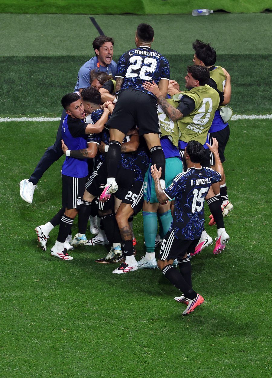 SIGUE HACIENDO HISTORIA. La Scaloneta ir&aacute; por el bicampeonato.