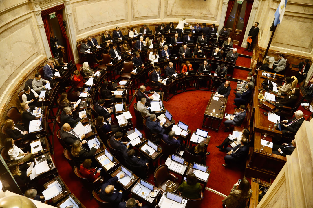 Senado debate propiedad privada.