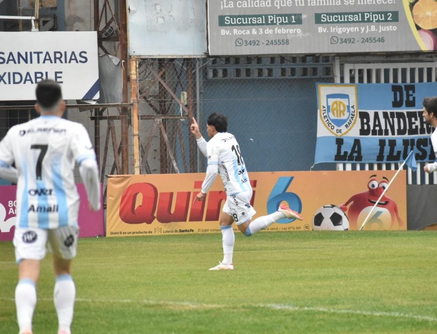Agustin Obando ser&iacute;a titular en la mitad de la cancha.