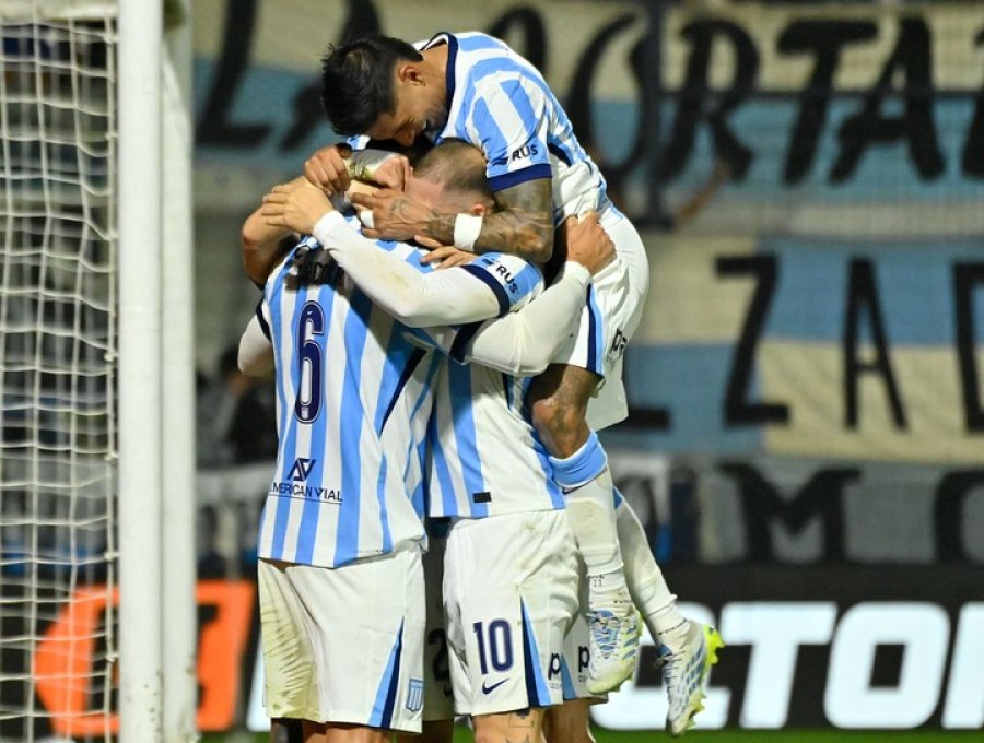 CONTUNDENTE. Cuatro goles en una buena noche de la Academia.
