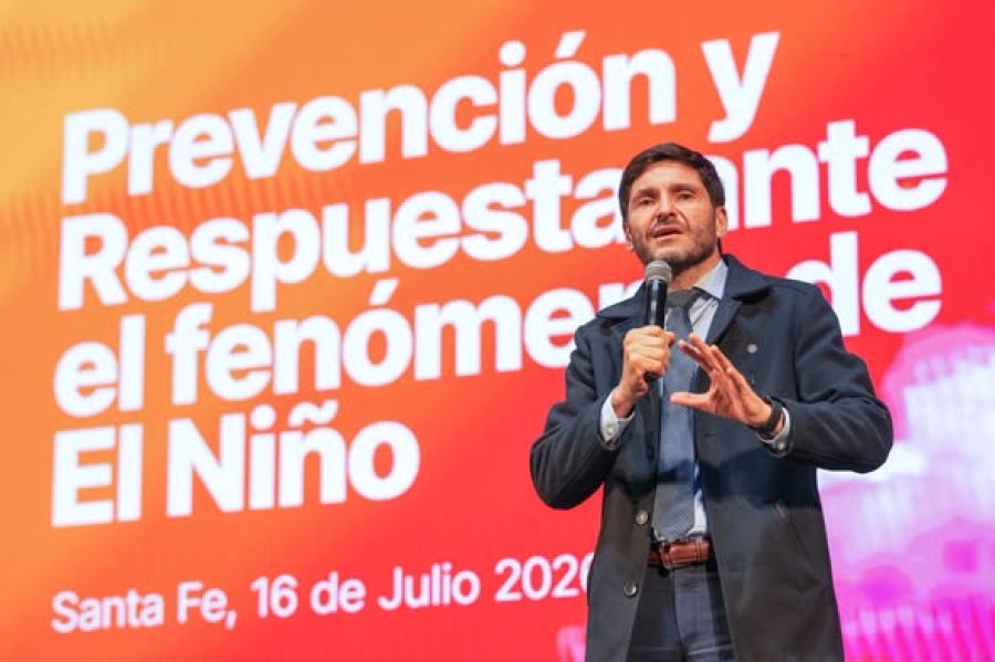 El gobernador, Maximiliano Pullaro durante el encuentro realizado ayer.