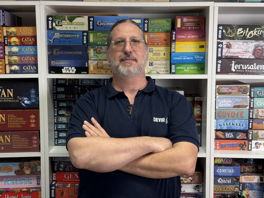 Juan del Compare,marketing manager