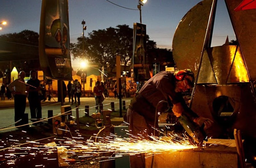 La Bienal Internacional de Escultura del Chaco abre una nueva edici&oacute;n con artistas de 10 pa&iacute;ses.