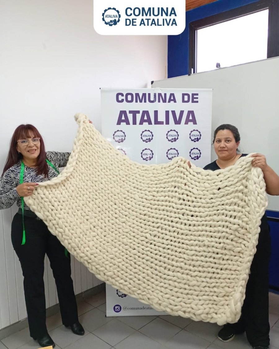Una de las mantas tejidas.