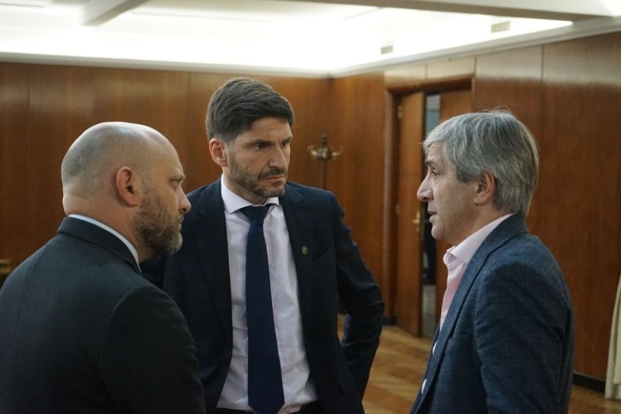 Puccini, Pullaro y Caputo durante una reuni&oacute;n en octubre de 2024 en el Ministerio de Econom&iacute;a.