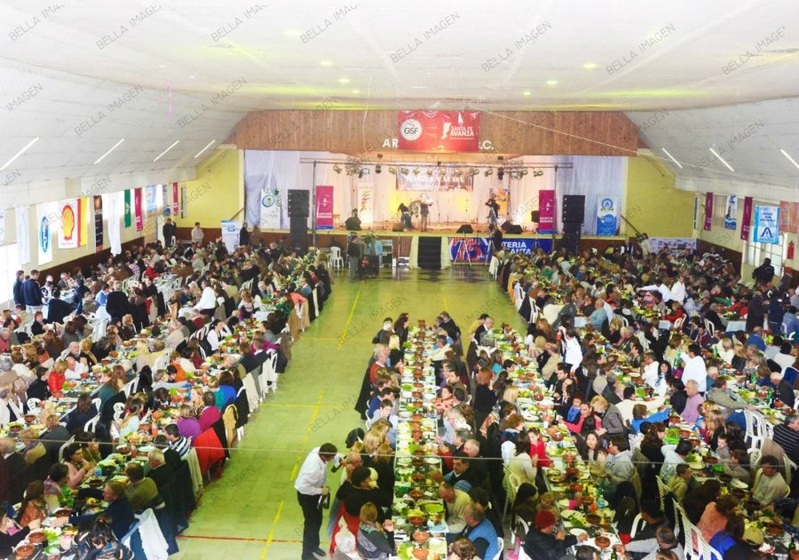 Sal&oacute;n absolutamente cubierto.