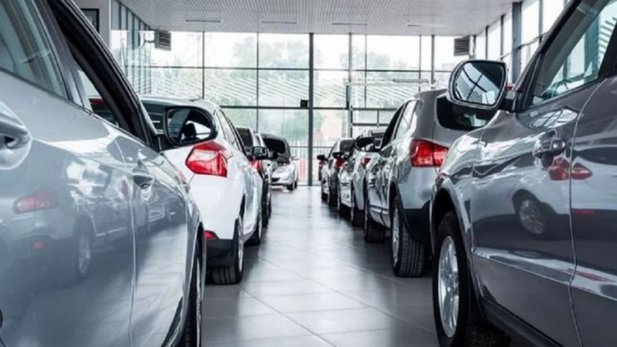 COMPORTAMIENTOS CONTRAPUESTOS. Se derrumb&oacute; la venta de autos y las motos dominaron el mercado en el primer semestre.
