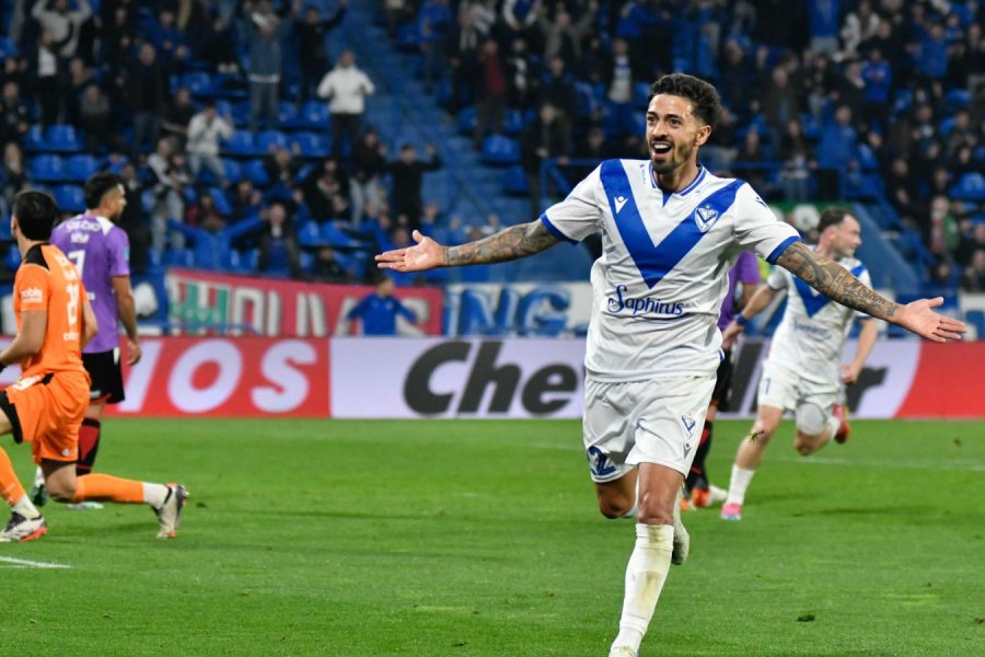 Con un golazo de Lanzini, V&eacute;lez lo aguant&oacute; y sum&oacute; de a tres