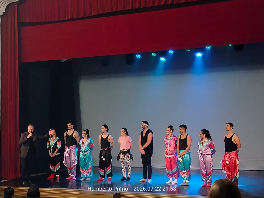 El saludo de los artistas.