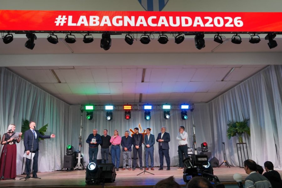 Las autoridades en el escenario.