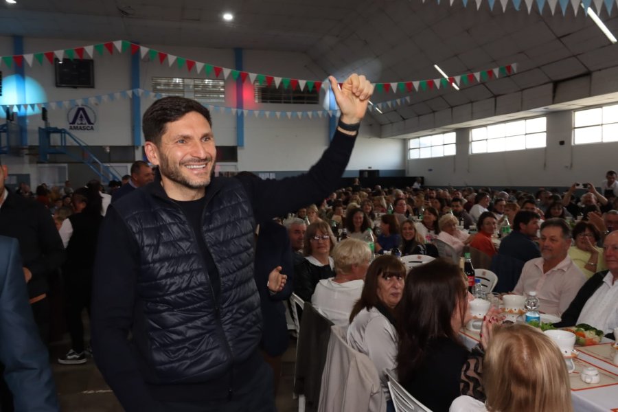 Maxi Pullaro en su ingreso al sal&oacute;n.