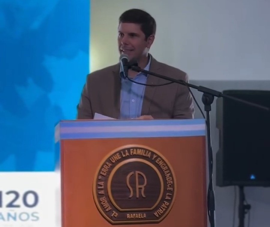 El presidente de la Sociedad Rural de Rafaela, Leonardo Alassia, durante el discurso de apertura del Seminario. (FOTO LO)