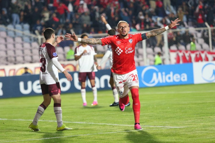 Lan&uacute;s fue goleado en la altura y se despidi&oacute; de la Copa Sudamericana