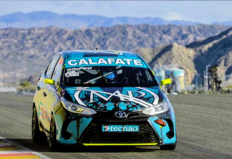 Pedro Grippo con el Toyota Yaris en el aut&oacute;dromo San Juan - Villicum.