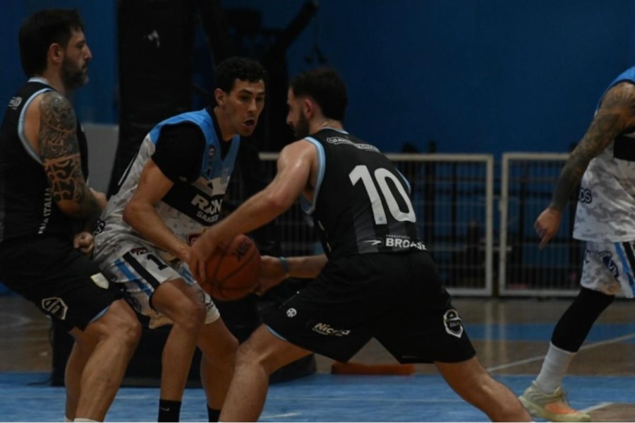 ATL&Eacute;TICO FUE SUPERIOR A RACING EN EL CASAR&Iacute;N