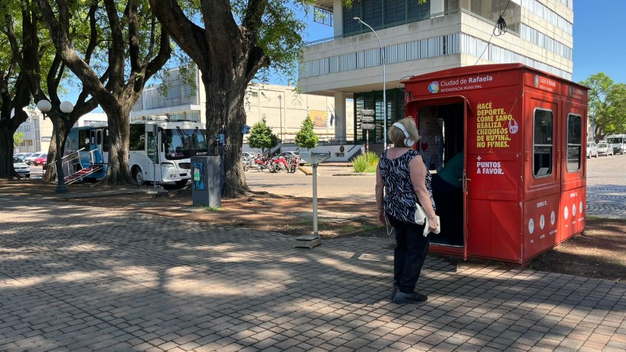 Punto Sano en la Plaza 25 de Mayo.