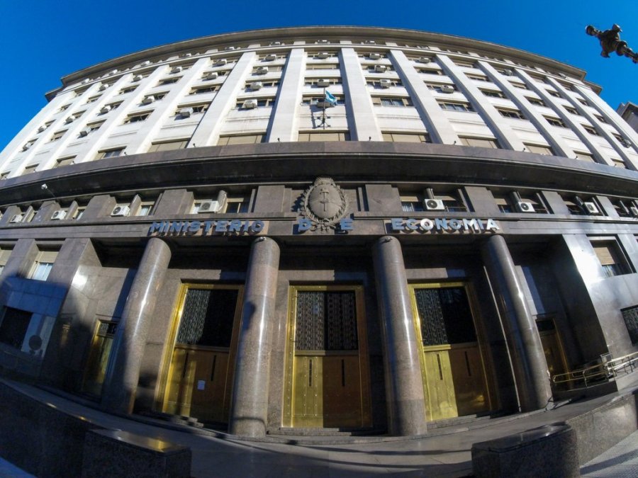 Econom&iacute;a pudo repartir m&aacute;s recursos a las provincias el mes pasado.
