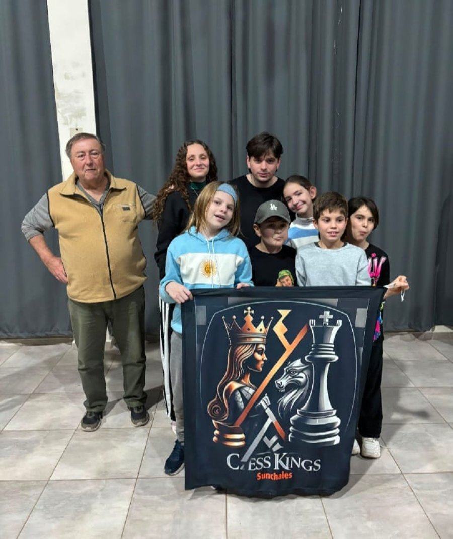 los representantes de Chess Kings.