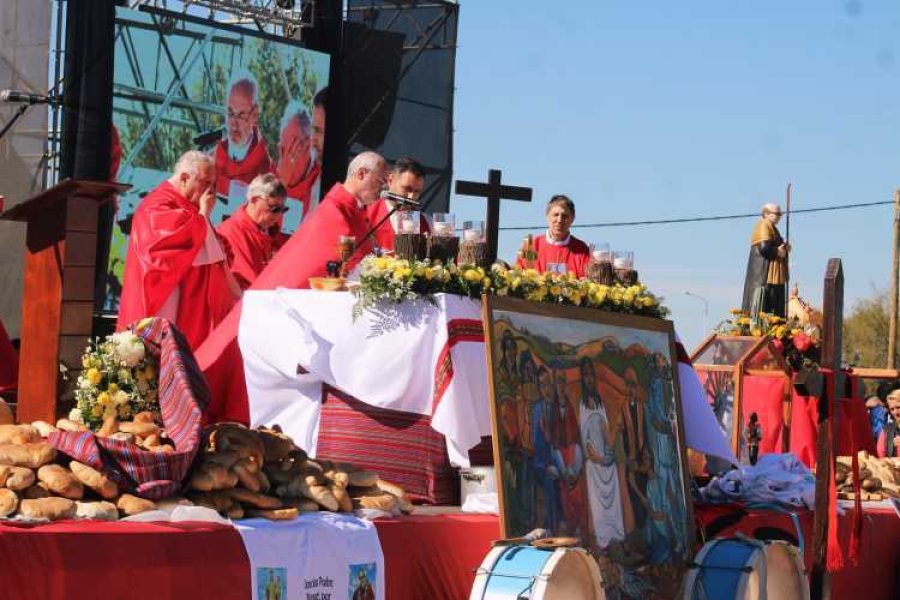 M&aacute;rtires riojanos, Mons. Braida pidi&oacute; que sean santos.