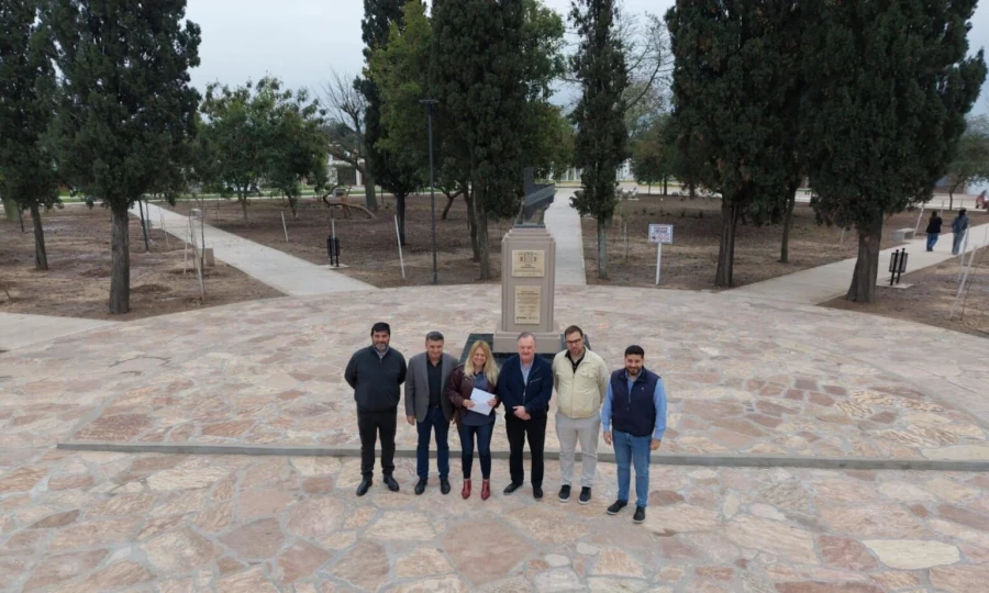 Un momento de la recorrida por la plaza.