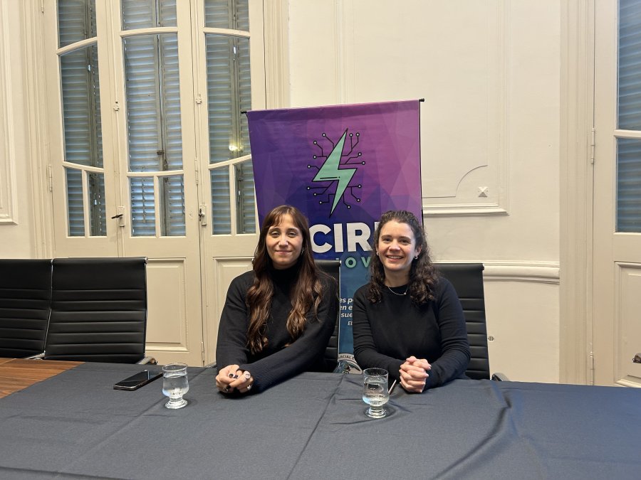 La presidenta de CCIRR Joven, Guillermina Nicola, y la secretaria t&eacute;cnica del CCIRR, Mariana P&eacute;rez.