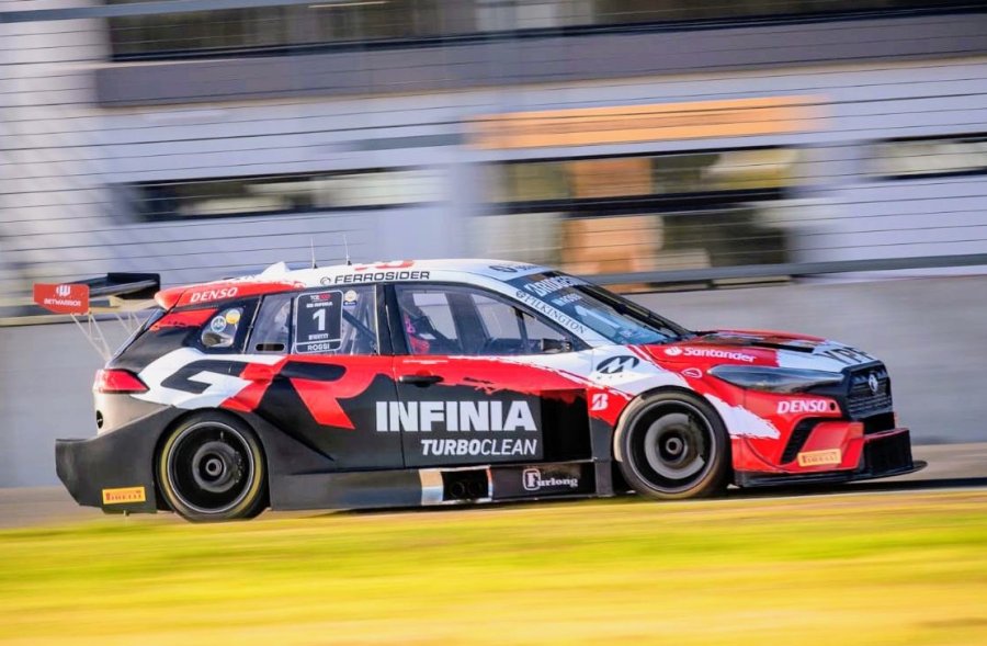 Mat&iacute;as Rossi, con el Toyota, llegar&aacute; como puntero del certamen a La Pampa.