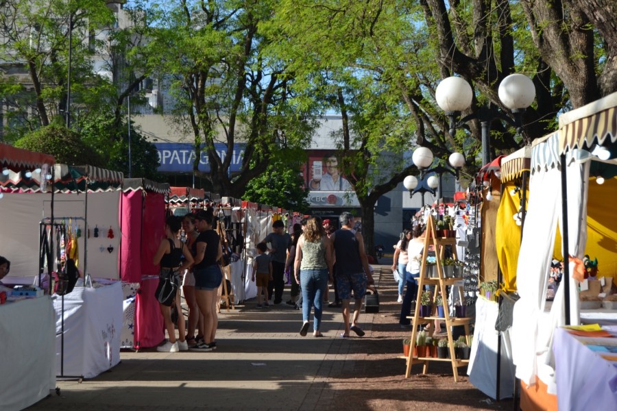 Nueva edici&oacute;n de Plaza Feria en la Plaza 25 de Mayo.