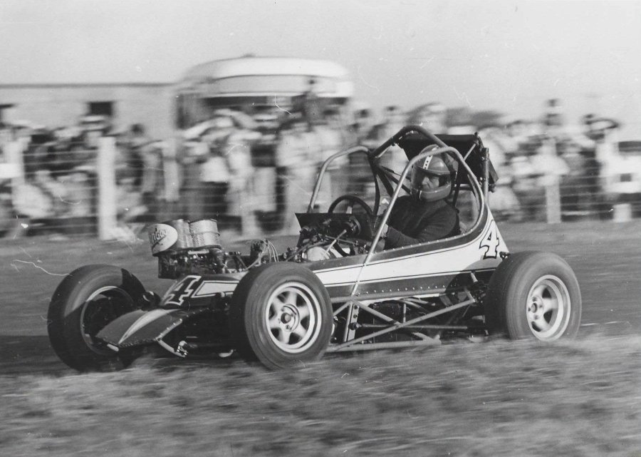 Oscar Giraudo, el piloto sunchalense, en la temporada 1981.