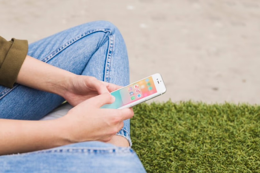 Imponen l&iacute;mites al uso de Facebook e Instagram por parte de los adolescentes.