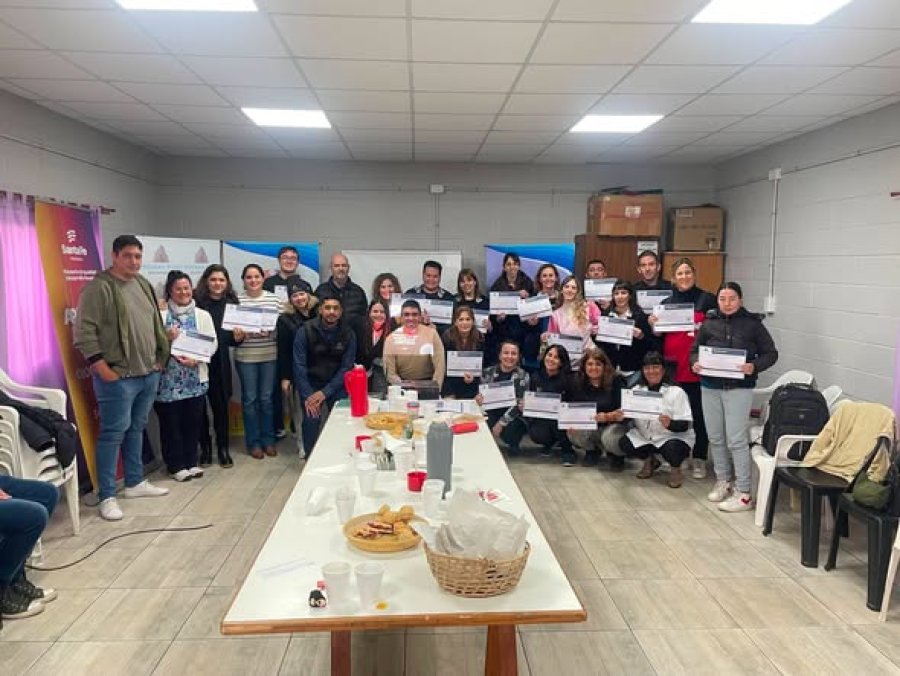 El grupo que particip&oacute; de la capacitaci&oacute;n.