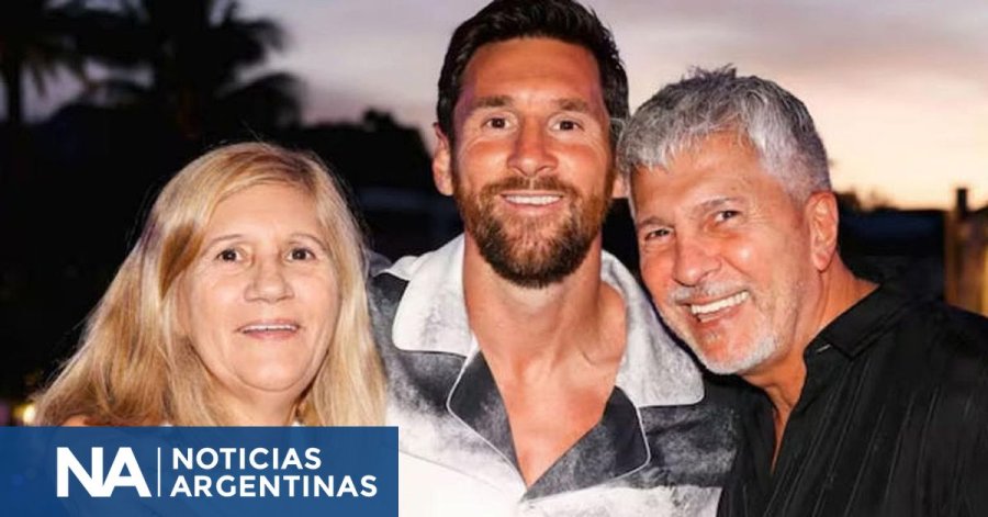 EN FAMILIA. Lionel Messi junto a su padre, Jorge Messi, y su mam&aacute; Celia.