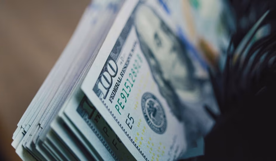 El economista Sebasti&aacute;n Menescaldi descart&oacute; un traslado directo del reciente salto inflacionario porte&ntilde;o al indicador nacional.