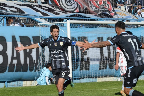 Golpe en el momento justo: Atl&eacute;tico de Rafaela le gan&oacute; 1-0 a Chacarita y se afianza en el Reducido