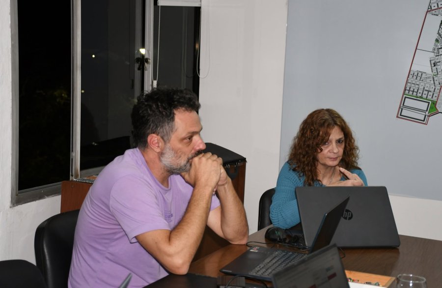 Sebasti&aacute;n Nicolau y Laura Balduino, autores del proyecto de Ordenanza.