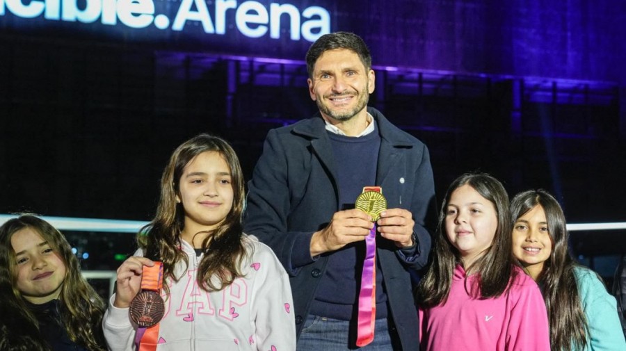 PRESENTACION. El gobernador Pullaro en el estadio Invencible Arena.