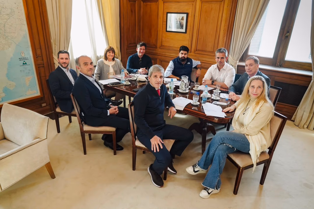 La mesa pol&iacute;tica en Casa Rosada.