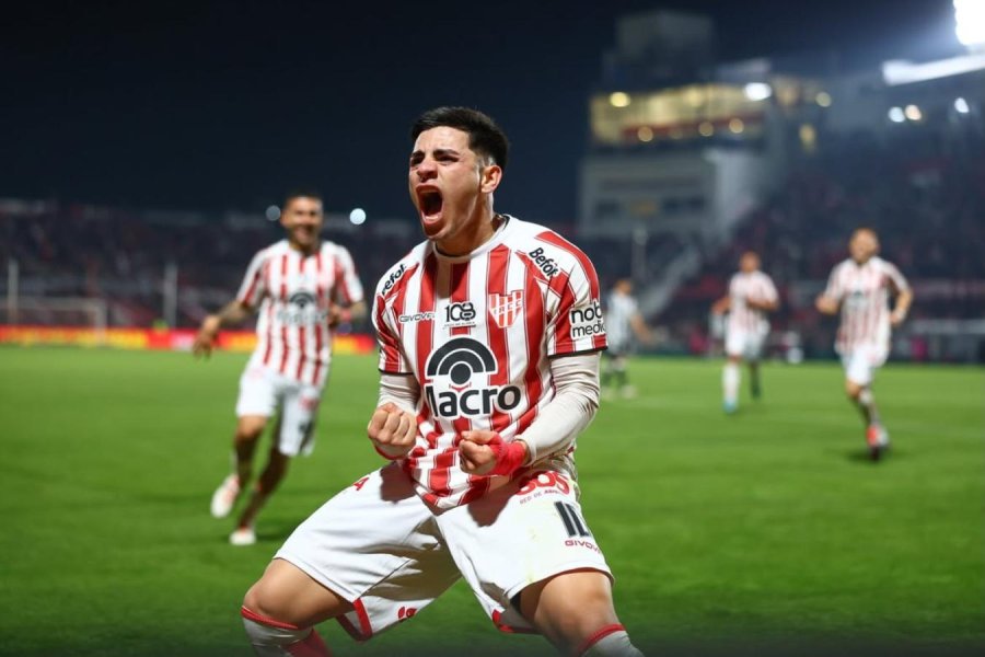 GRITO DE GOL PARA ALEX LUNA