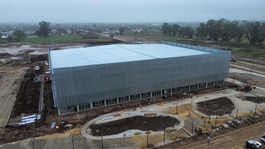 El microestadio con capacidad para 3.000 personas en el tramo final de su construcci&oacute;n. (FOTO SCS)