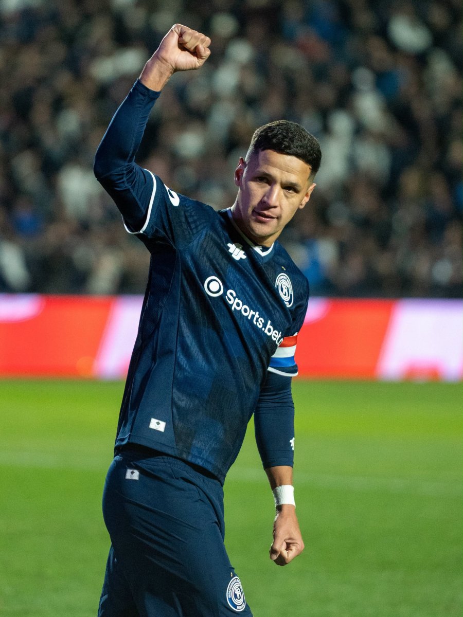 GOLEADOR. Alex Arce, el centrodelantero de la Lepra mendocina.