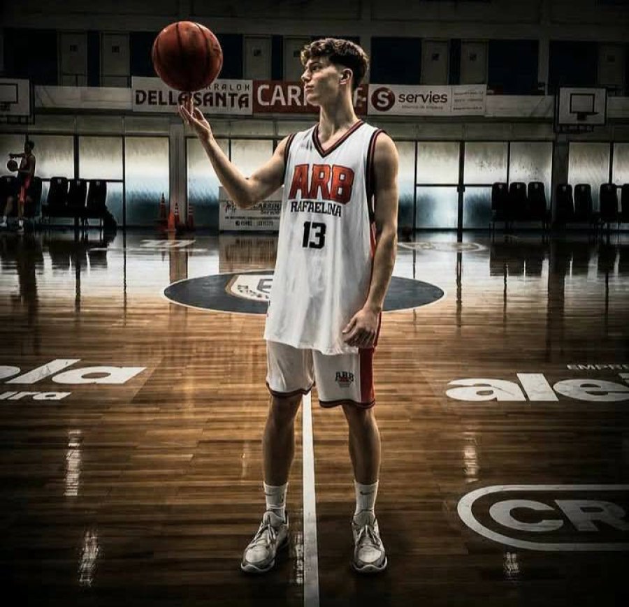 NUEVA ETAPA. Bautista Balari represent&oacute; a la ARB este a&ntilde;o en el Provincial U17.