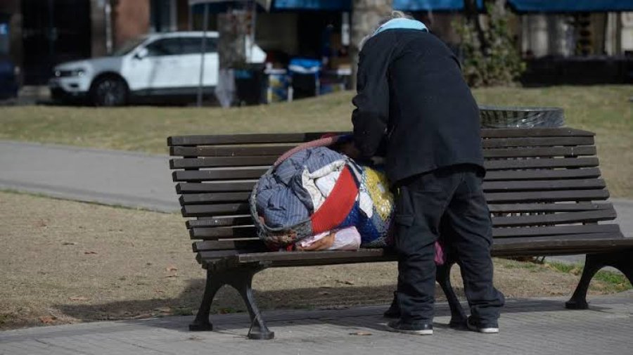 INTERVENCIONES. El municipio ofreci&oacute; abrigo, una bebida caliente y el traslado al Refugio de Invierno, pero la asistencia fue rechazada.