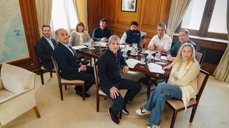 REUNION. Tras el rev&eacute;s que sufri&oacute; el Gobierno en el Senado, la mesa pol&iacute;tica volvi&oacute; este martes a tomar contacto.