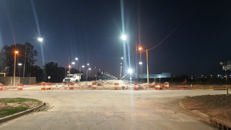 Licitaci&oacute;n p&uacute;blica para instalar nuevas columnas y luminarias en el Parque Ol&iacute;mpico.