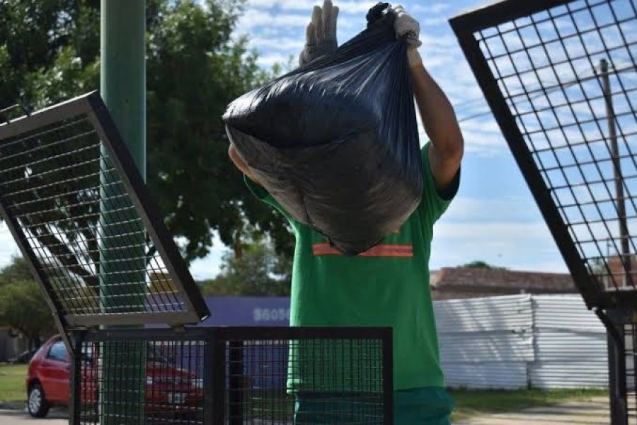 Servicios por el feriado largo.