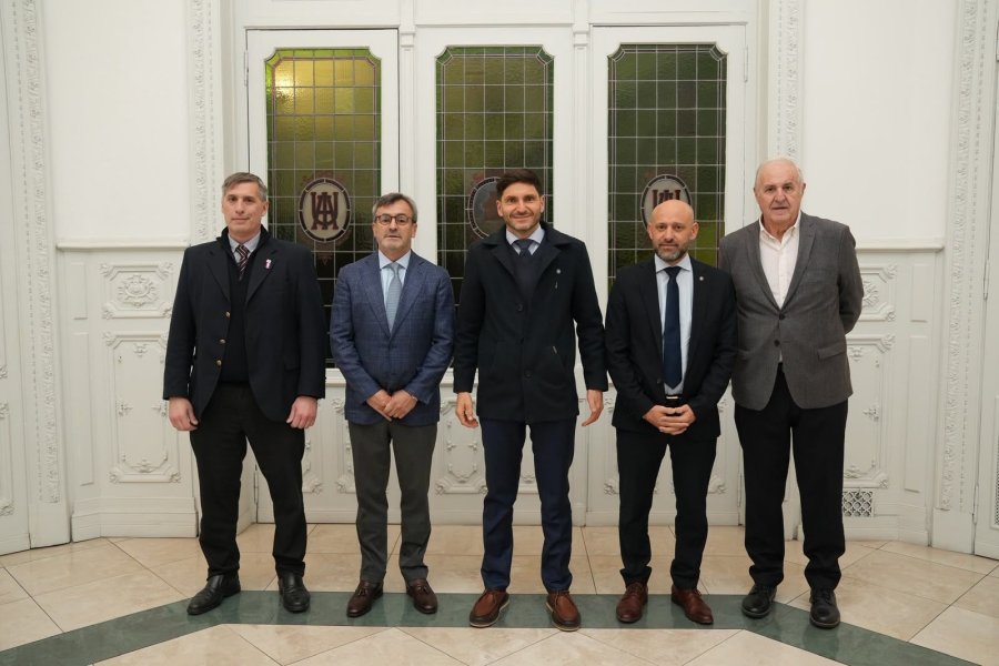 COMITIVA. Pullaro expuso las principales pol&iacute;ticas que lleva adelante la Provincia para fortalecer la producci&oacute;n, promover inversiones y mejorar la competitividad de las empresas.