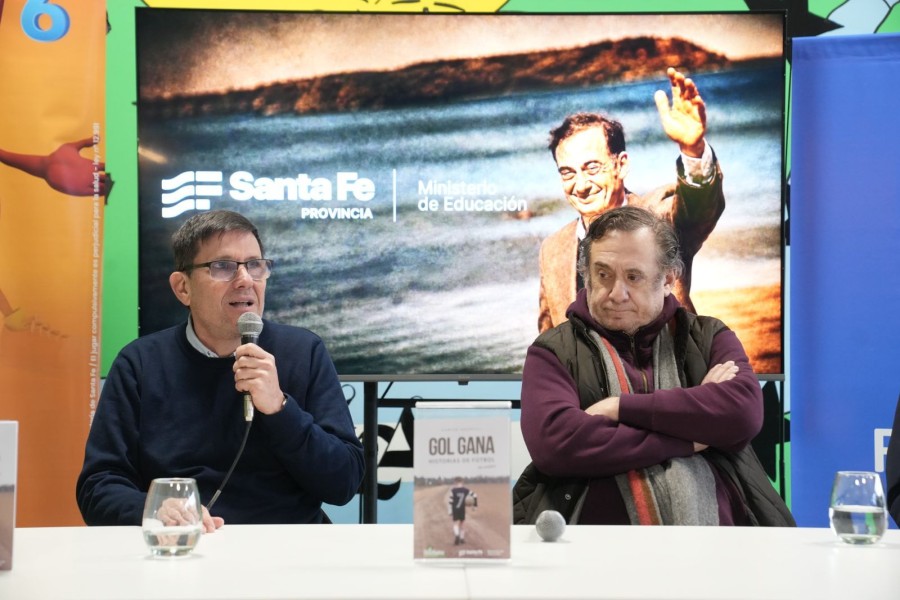 &ldquo;Lo importante es que los chicos aprendan, y no se puede aprender si uno no sabe leer y escribir y si no se sumerge en la lectura", afirm&oacute; el profesor Goity. (FOTO SCS)