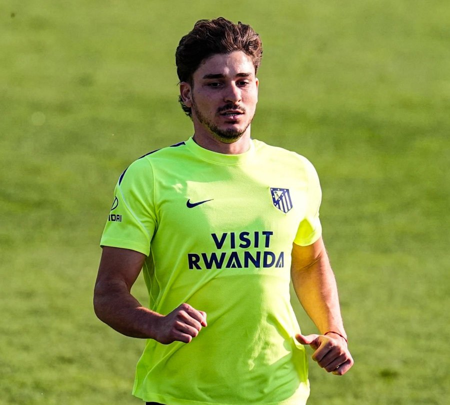 JULI&Aacute;N &Aacute;LVAREZ