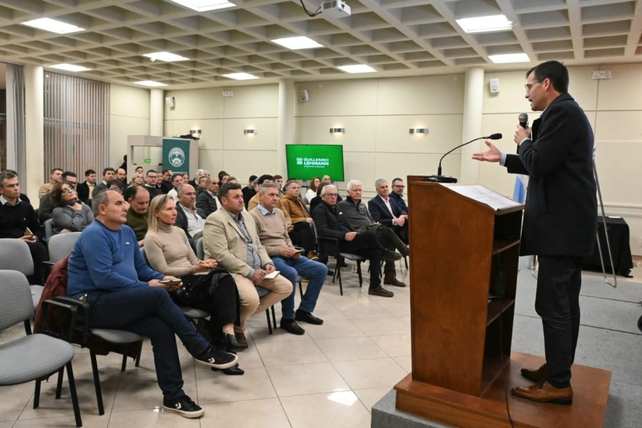 El director General de la Cooperativa Guillermo Lehmann en su mensaje de apertura del encuentro. (FOTO CGL)