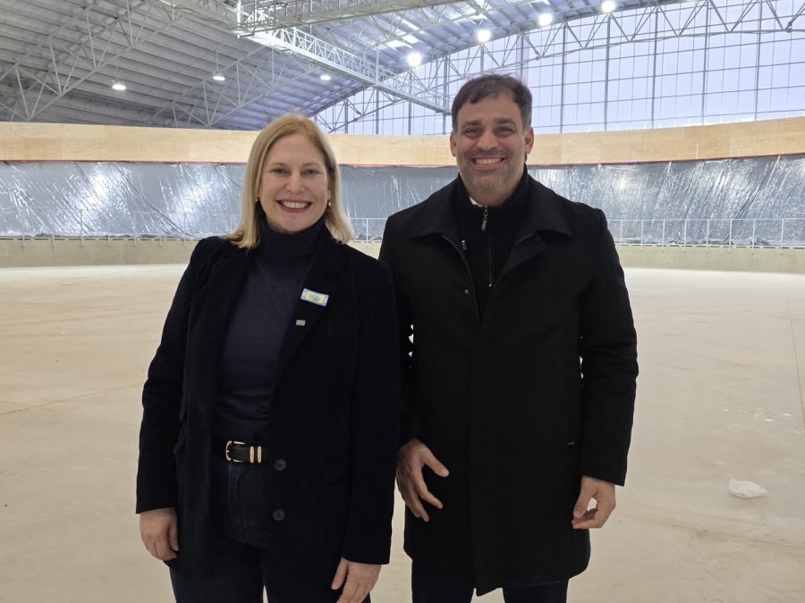 Gisela Scaglia y Mauricio Basso en el enorme vel&oacute;dromo techado que se construy&oacute; en el suroeste de la ciudad.